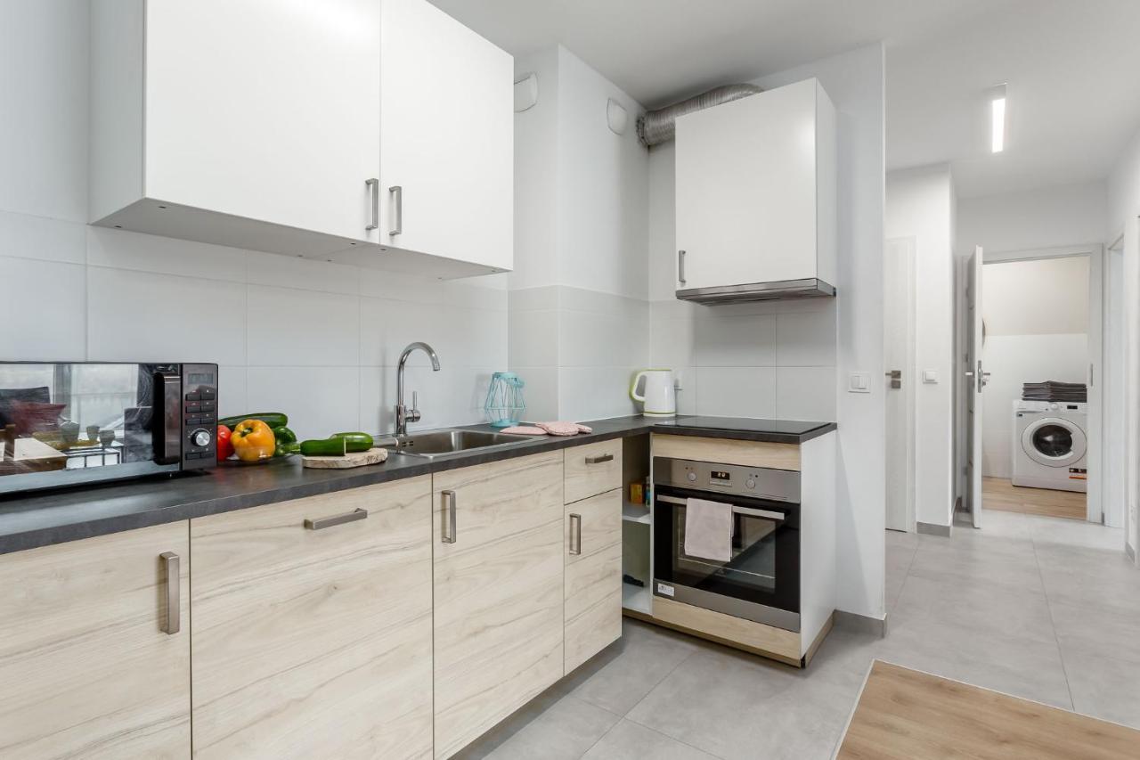 Chill Apartments Marywilska Varsavia Esterno foto
